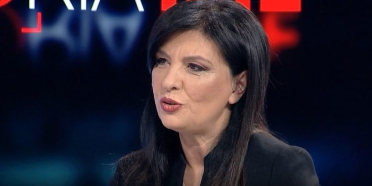Jozefina Topalli: E laja me lot tokën kur punoja në bujqësi, më vinte turp të kaloja me karrocë në qytet