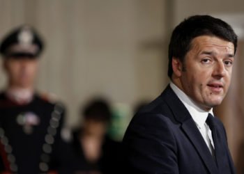 Kërcënohet hapur ish-kryeministri italian Matteo Renzi, i dërgojnë një zarf me dy plumba