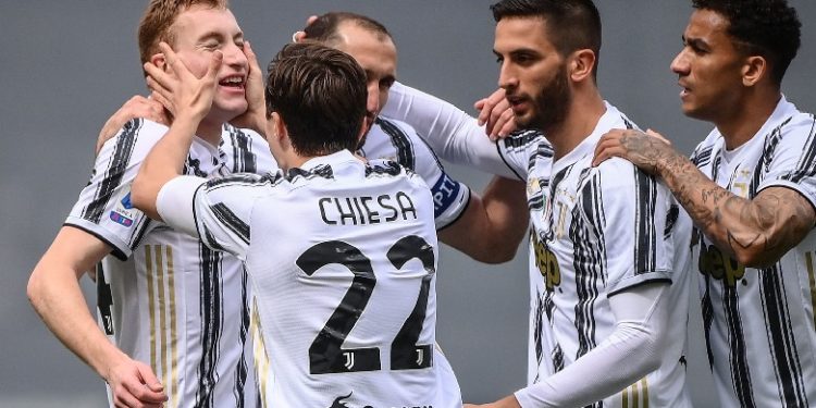 Juventus rikthehet te fitoret, mposht Genoa-n! Tre pikë edhe për Napolin, Lazio ia del në frymën e fundit