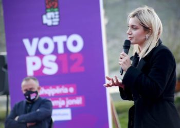 Kandidatja e PS në Gjirokastër: PS nuk është e keqja më e vogël, por e vetmja e mirë që ka sot politika shqiptare (VIDEO)
