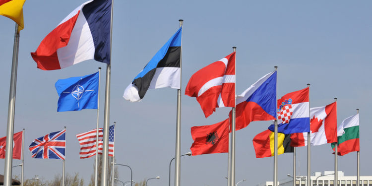 Tensioni rreth Ukrainës/ NATO mbështet sanksionet e SHBA-së kundër Rusisë