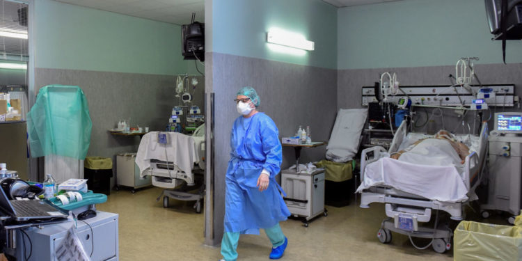 Mbi 150 milionë të prekur nga Covid-19 në mbarë botën dhe 3.1 milionë viktima