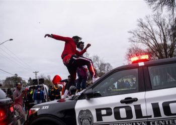Policia vret një tjetër person me ngjyrë në SHBA, shpërthejnë protestat