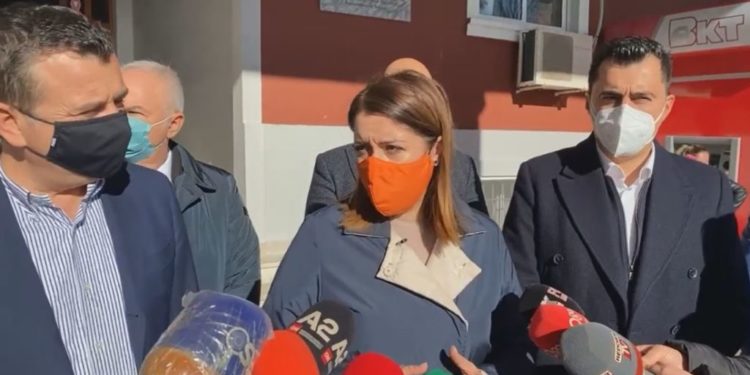 400 mijë të vaksinuar deri më tani në Shqipëri. Vetëm Tritan Shehu e Vangjel Tavo thonë që Rama ka sjellë vaksina të skaduara