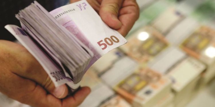 Pandemia i bëri të pasurit më të pasur; 3.9% e individëve kanë 57% të depozitave në vend