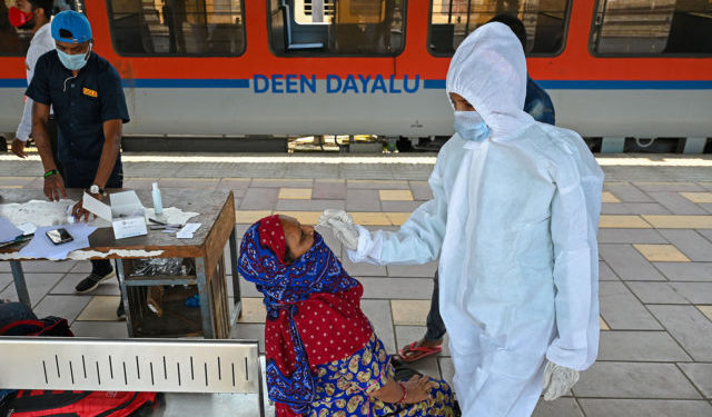 Mbi 1 milionë infektime mr COVID-19 në Indi në 5 ditë