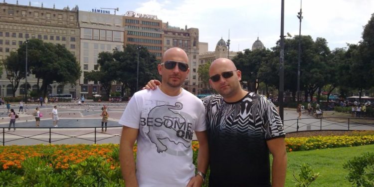 “U stresua me 2400 euro në muaj”, aktori i humorit këshilla vëllait në Albcontroll: Ta mbyllnit sapo Rama të ikte në Turqi që ta linit të vinte me skaf