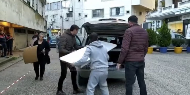 Gjirokastra gati për zgjedhje, shpërndahen materialet zgjedhore