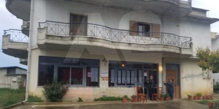 Çuditë shqiptare, rreth 1000 votues në Kuçove do të hedhin votën… në një banesë private