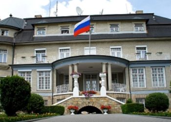 Rusia në konflikt me të gjithë, paralajmëron se do të hakmerret ndaj Çekisë