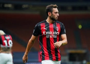 Calhanoglu pranë transferimit te Juventusi