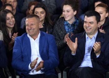 Nard Ndoka sulmon Bashën: Ishte në delir, krijoi kultin e individit