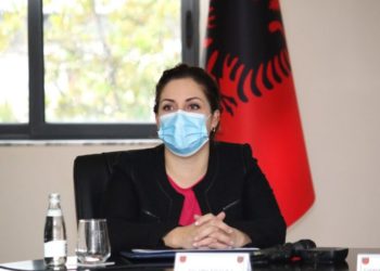 Heqja e pasaportave diplomatike për kombëtaren, Xhaçka: Kanë skaduar si çdo mjet identifikimi, asnjë prej tyre nuk do të humbasë statusin e fituar
