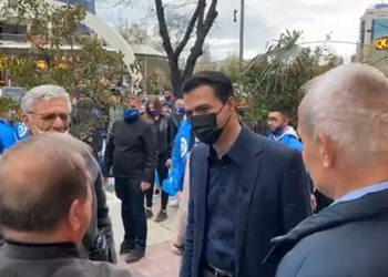 I moshuari i lutet Bashës: Të lutem na rrit pensionet! Kreu i PD: Pas 25 prillit do t’i ngremë