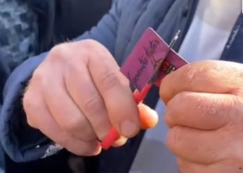 Basha ‘blen’ një socialist që gris teserën e PS-së: Bashkë për ndryshimin!