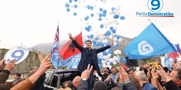 Basha në Tepelenë: Ai që nuk bëri asgjë për 8 vite, nuk bën do më asgjë. Tepelena nuk e pranon dështimin për herë të tretë