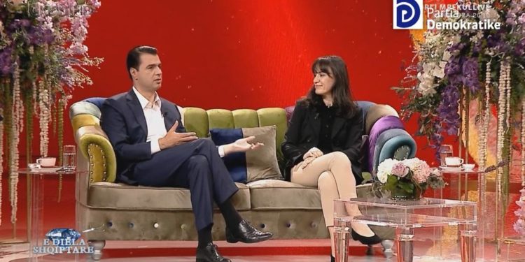 Rrëfimi i çiftit Basha, Luli dhe Aurela tregojnë për herë të parë historinë e dashurisë