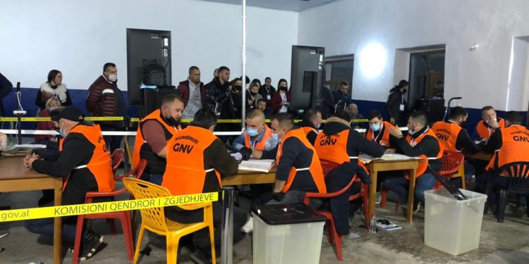 Nis numërimi votave dhe në Dropull (FOTO)