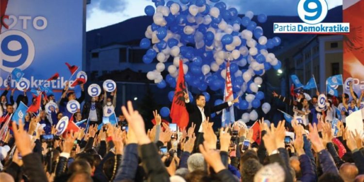 Basha: Të majtë dhe të djathtë, me kokën lart dhe besim votoni 9 për ndryshim. Ramën e ka zënë paniku nga humbja