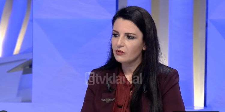 Balluku flet për rrugën Kardhiq-Delvinë: Shumica e loteve ka mbaruar, po punohet për tunelin