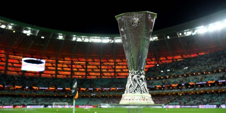 Trajneri i njohur gjerman shumë pranë pankinës së…