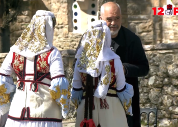 E pritën me llokume në Dropull, Rama: Shumë faleminderit, ishte shumë i ëmbël
