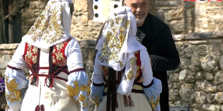 E pritën me llokume në Dropull, Rama: Shumë faleminderit, ishte shumë i ëmbël