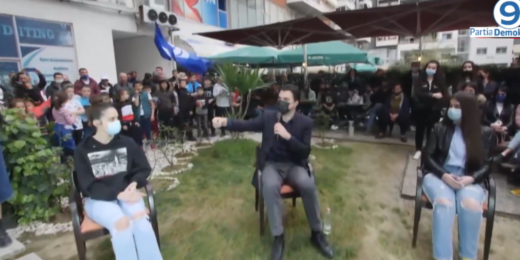 Basha: Rama po bën propagandë me vaksinimin dhe rindërtimin (VIDEO)