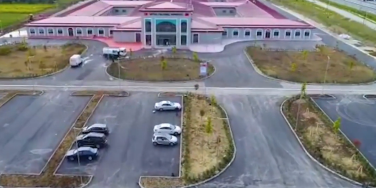 Përfundon spitali i ri i Fierit, Tritan Shehu e kundërshtoi në fillim dhe i pati bërë thirrje turqve që të tërhiqen nga investimi (VIDEO)