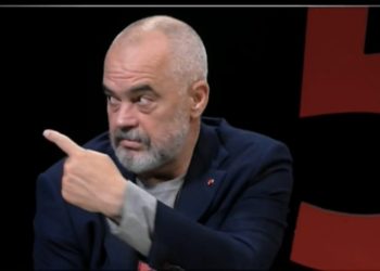 Intervista me Babaramon/ Rama nervoz heq mikrofonin dhe largohet nga studio (VIDEO)