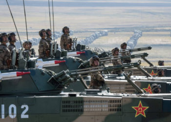 Ushtria kineze rrethon Tajvanin