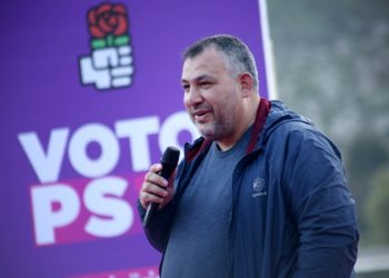 Babai i tij e futi Vangjel Tavon në politikë, sot Kosta Garo kërkon ta lërë jashtë Parlamentit. Njihuni me kandidatin e PS-së në Dropull