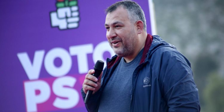 Babai i tij e futi Vangjel Tavon në politikë, sot Kosta Garo kërkon ta lërë jashtë Parlamentit. Njihuni me kandidatin e PS-së në Dropull