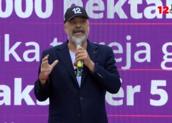 “Ua kanë bërë nënën…”, Rama në Berat: Shqipërinë e pikturoi zoti ditën që e kishte pushim!