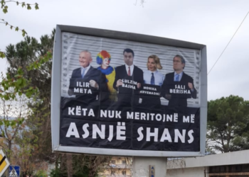 “Këta nuk meritojnë asnjë shans”, billboardi në Gjirokastër që acaroi Ilir Metën: Nuk ka spital që ju bën derman (FOTO)