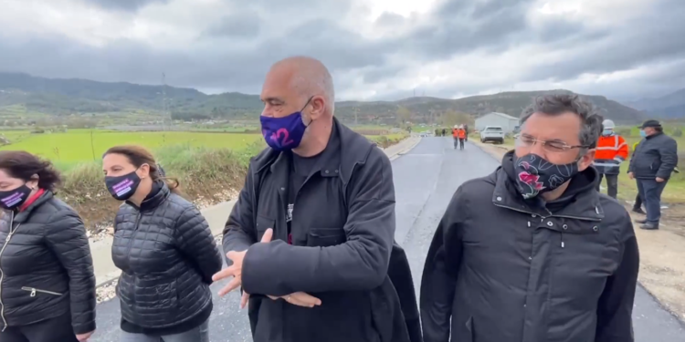 Rama inspekton punimet, rikonstruksion i plotë i rrugës Ersekë-Leskovik-Përmet (VIDEO)