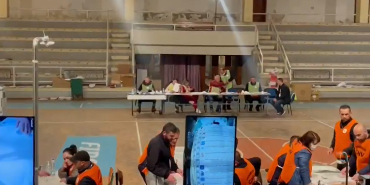 Del rezultati për kutinë e parë të Lazaratit, PS… forcë e tretë