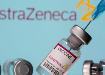 Agjencia shëndetësore britanike: AstraZeneca nuk do t’iu jepet grupmoshave nën 30 vjeç