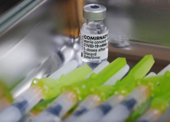 Pfizer është efektive kundër varianteve të Covid-19, mbrojta zgjat 6 muaj