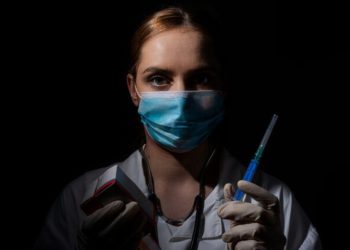 Ekziston një arsye e fshehur pse disa njerëz nuk po vaksinohen