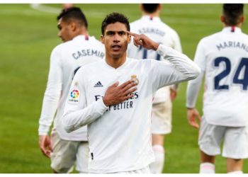 Real Madrid nxjerr në shitje Raphael Varane