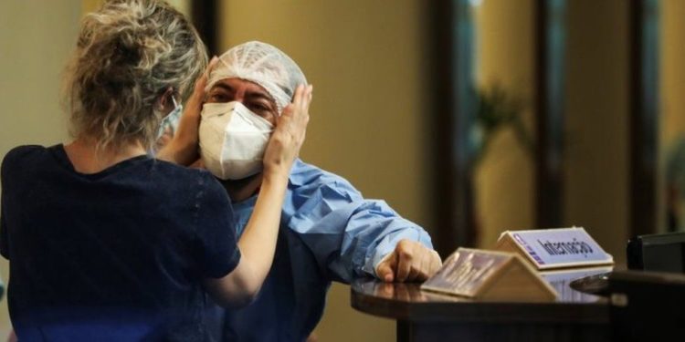 COVID-19 në Brazil/ Mbi 2 mijë viktima në 24 orët e fundit