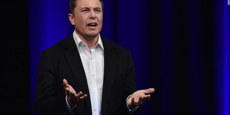 Elon Musk ndryshon mendje: Nuk do të pranojmë më blerje me bitcoin