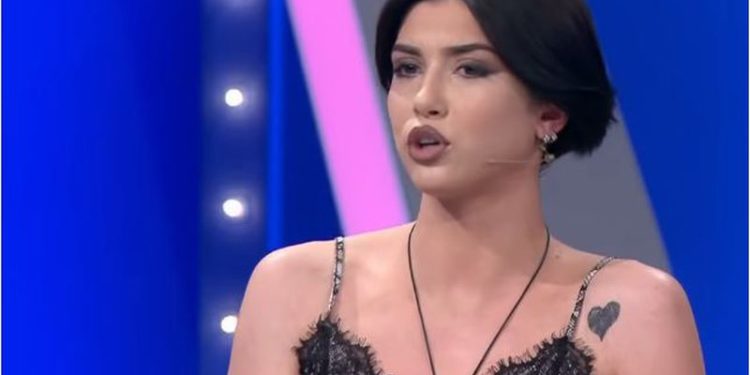Ish-Miss Shqipëria: Më vjen të qaj, thonë hajde ma jep që të ta jap. Ta kërkojnë troç për vendin e punës