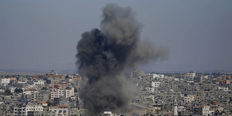 Izraeli bëhet gati për luftë, vendos tanket te Rripi i Gazës