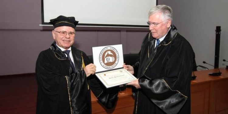 Universiteti i Gjirokastrës nderon profesor Fatos Tarifën me titullin “Doctor Honoris Causa”