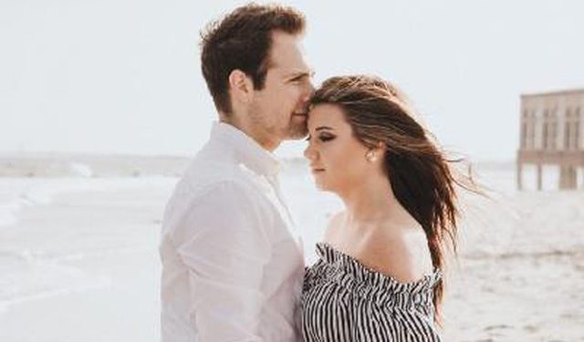 8 shenja që tregojnë se nuk jeni më të dashuruar me partnerin tuaj