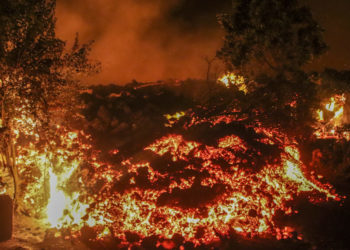Dhjetëra viktima nga shpërthimi i vullkanit, qindra shtëpi të mbuluara nga hiri dhe lava