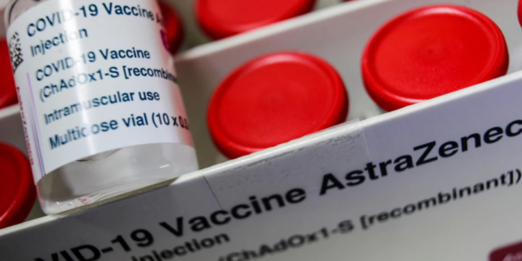 Një person humbi jetën nga mpiksja e gjakut, Sllovakia pezullon përdorimin e vaksinës AstraZeneca