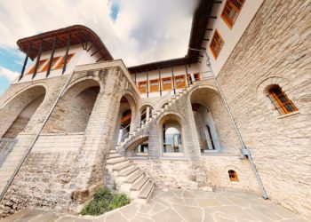 Mbyllet shtëpia e Kadaresë në Gjirokastër, do i nënshtrohet rikonstruksionit për t’u kthyer në muze! (Detajet e projektit)